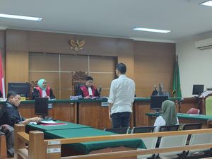 Suami-Istri Pembobol Bank Rp 4,9 M di Banten Divonis 7 dan 4 Tahun Penjara Suami-Istri Pembobol Bank Rp 4,9 M di Banten Divonis 7 dan 4 Tahun Penjara