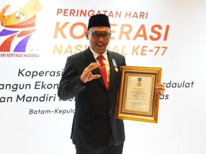 Wali Kota Cilegon Raih Penghargaan Sebagai Tokoh Penggerak Koperasi Utama