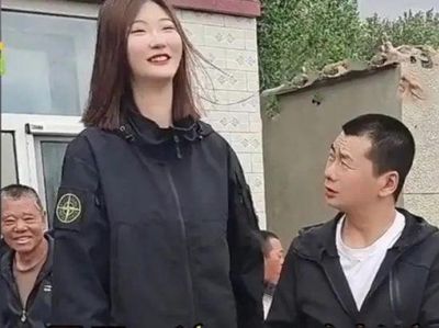 Potret Wanita Cantik Setinggi 2 Meter yang Viral, Cari Jodoh Lewat Medsos