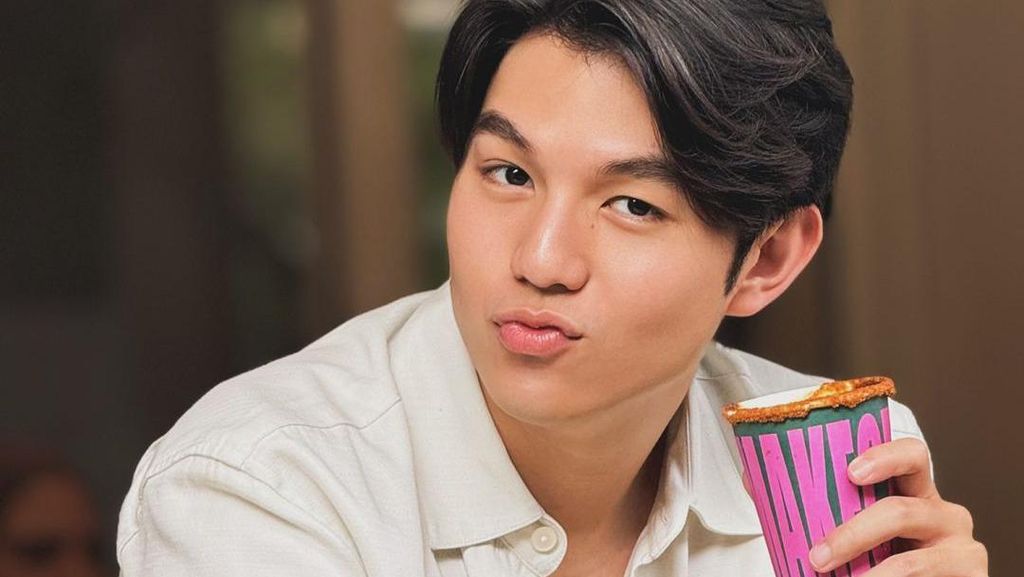 Gaya Keren Chef Alden, Pacar Brisia Jodie Saat Masak dan Kulineran Gaya Keren Chef Alden, Pacar Brisia Jodie Saat Masak dan Kulineran