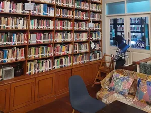 Di 5 Kafe Ini Bisa Santai Makan Enak Sambil Baca Buku Di 5 Kafe Ini Bisa Santai Makan Enak Sambil Baca Buku