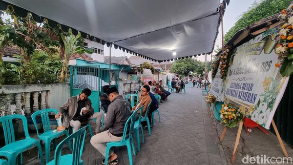 Suasana Rumah Duka 5 Orang Sekeluarga Korban Laka Tol Boyolali