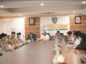 Polisi Kamboja Studi Banding ke Polda Metro Tangani Kasus Perempuan dan Anak Polisi Kamboja Studi Banding ke Polda Metro Tangani Kasus Perempuan dan Anak