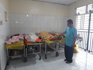 6 Korban Tewas Laka Maut Minibus Vs Tronton di Tol Boyolali, 2 Balita 6 Korban Tewas Laka Maut Minibus Vs Tronton di Tol Boyolali, 2 Balita