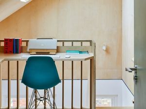 7 Inspirasi Lantai Mezzanine di Rumah, Buat Ruang Kerja-Dapur 7 Inspirasi Lantai Mezzanine di Rumah, Buat Ruang Kerja-Dapur
