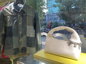 Marc Jacobs Rilis Tas Baru yang Disebut The New It Bag, Hadir di Pop Up Store