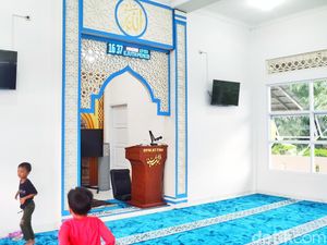 Potret Nyamannya Masjid Sejuta Pemuda, Ramah Musafir - Kucing Potret Nyamannya Masjid Sejuta Pemuda, Ramah Musafir - Kucing