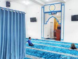 MasyaAllah! Di Sukabumi Ada Masjid Ramah Anak dan Ramah Kucing