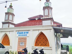 Masjid Ramah Musafir, Jemaah Disuguhi Minuman dan Snack Gratis