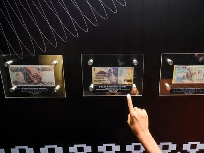Melihat Budaya Timur Indonesia dalam Pecahan Rupiah dari Masa ke Masa