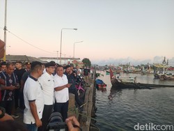 Sandiaga Rancang Wisata Bahari di Pelabuhan Pengambengan Jembrana