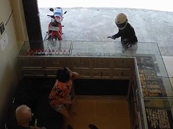 Polisi Buru Perampok Toko Emas Bersenpi di Bangka Belitung