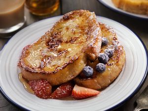 French Toast yang Enak Lembut Bisa Pakai Roti Ini French Toast yang Enak Lembut Bisa Pakai Roti Ini