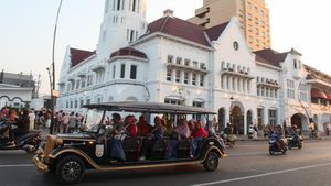 Serunya Keliling Kota Lama Surabaya Naik Mobil Listrik Wisata Toer Wagen
