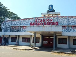Rumput Stadion Batoro Katong Ponorogo Diganti Sesuai Standar FIFA