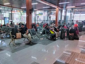 Hari Terakhir Long Weekend, 20 Ribu Orang Naik Kereta di Daop 8 Surabaya Hari Terakhir Long Weekend, 20 Ribu Orang Naik Kereta di Daop 8 Surabaya