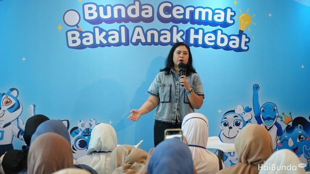 Talkshow HaiBunda Squad x J TRUST Bank 'Bunda Cermat Bakal Anak Hebat', di Youreka Kids Farm, Kuningan City.