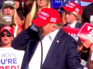 Kondisi Terkini Donald Trump Usai Ditembak di Pennsylvania