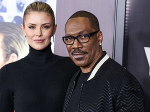 Selamat! Eddie Murphy dan Paige Butcher Menikah di Karibia Selamat! Eddie Murphy dan Paige Butcher Menikah di Karibia