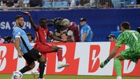 Bermain di Bank of America Stadium, Charlotte, Minggu (14/7), Uruguay unggul cepat di menit ke-8 lewat Rodrigo Bentancur. Dayne St. Clair menyakaman keduakan untuk menutup babak pertama 1-1.