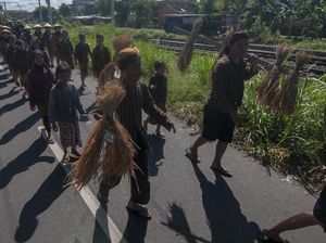 Keseruan Kirab Budaya Festival Candi Sojiwan 2024