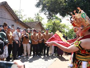 Melihat Desa Adat Kemiren Banyuwangi Wisata Kelas Dunia Melihat Desa Adat Kemiren Banyuwangi Wisata Kelas Dunia