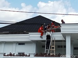 Perbaiki Dak Rumah di Palembang, Tubuh Ishak Kaku Usai Tersengat Listrik