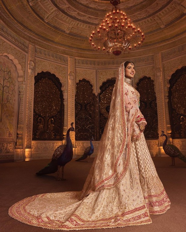 Gaun pengantin radhika merchant