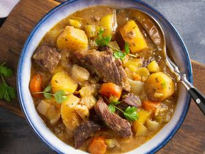 Resep Semur Daging dan Sayuran yang Gurih Manis, Cocok untuk Bekal