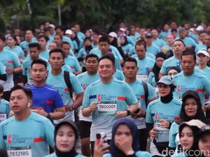 Potret 10 Ribu Pelari Ikut Riau Bhayangkara Run, Tak Surut Diguyur Hujan