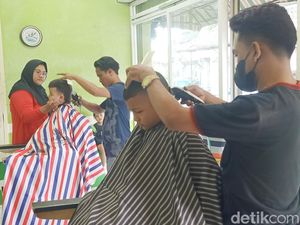 Jelang Masuk Sekolah, Jasa Potong Rambut di Denpasar Kebanjiran Pelanggan