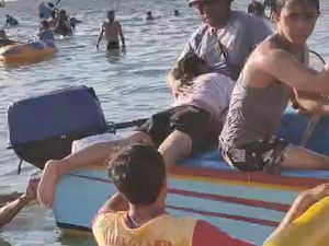 BPBD Catat 3 Kejadian Warga Tenggelam di Pantai Mertasari Saat Banyu Pinaruh BPBD Catat 3 Kejadian Warga Tenggelam di Pantai Mertasari Saat Banyu Pinaruh