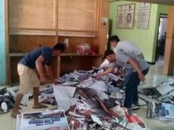 Satpol PP Bulukumba Tertibkan 306 Banner-APK Pilkada Melanggar di Jalan