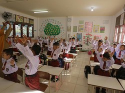 Tips Jadi Ketua Kelas Favorit Guru dan Teman