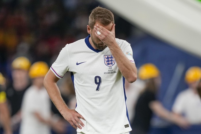 Englands Harry Kane reacts at the end of the final match between Spain and England at the Euro 2024 soccer tournament in Berlin, Germany, Sunday, July 14, 2024. (AP Photo/Martin Meissner)