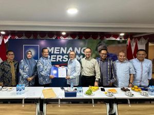 Zulhas Ungkap Alasan PAN Usung Iqbal-Dinda di Pilgub NTB 2024 Zulhas Ungkap Alasan PAN Usung Iqbal-Dinda di Pilgub NTB 2024