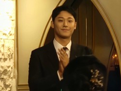 Momen Lee Do Hyun Jadi MC Kondangan, Wara-wiri di Tengah Wamil