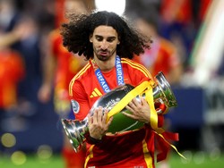 Balasan Menohok Cucurella buat Gary Neville