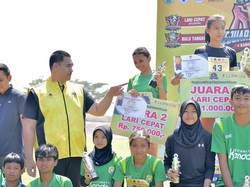 Menpora Hadiri Festival Olahraga Pendidikan, Beri Sepatu untuk Peserta