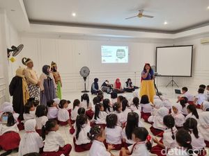 Snow White hingga Krisna Hadir di Hari Pertama MPLS SDN Kaliasin 1 Surabaya Snow White hingga Krisna Hadir di Hari Pertama MPLS SDN Kaliasin 1 Surabaya