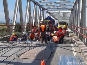 Perbaikan Jembatan Poncol Brebes Dikebut, Diperkirakan 3 Hari Rampung Perbaikan Jembatan Poncol Brebes Dikebut, Diperkirakan 3 Hari Rampung