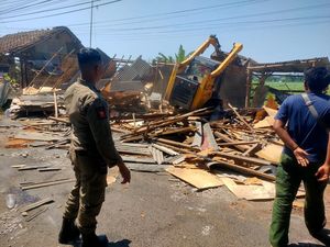 Berantas Prostitusi, Belasan Warung Remang-remang di Probolinggo Dibongkar