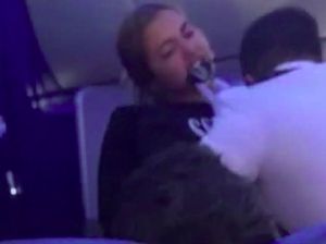 Penerbangan Mendadak Dialihkan gegara Penumpang Serang Pramugari Penerbangan Mendadak Dialihkan gegara Penumpang Serang Pramugari