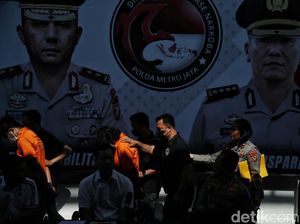 Polisi Bekuk Kurir Narkoba yang Bawa 5 Kg Sabu-20 Ribu Butir Ekstasi