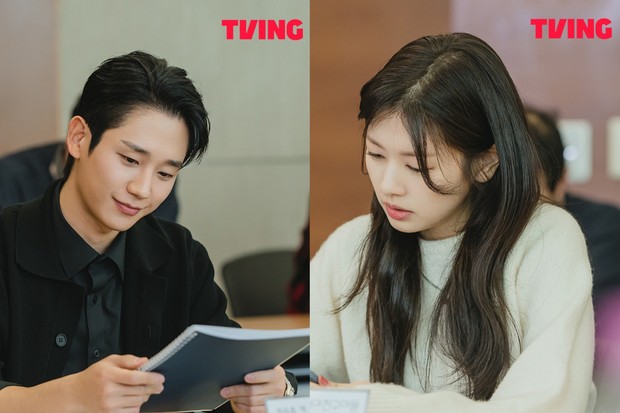 Potret Jung So Min dan Jung Hae In dalam pembacaan naskah drama 'Love Next Door'
