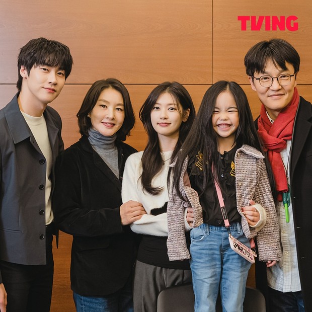 Potret para pemeran drama 'Love Next Door'