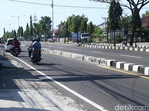 Respons Warga soal Puluhan Bukaan Separator Ilegal di Ring Road Ditutup Respons Warga soal Puluhan Bukaan Separator Ilegal di Ring Road Ditutup