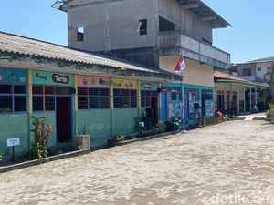 Masih Berduka, Belum Ada Hari Pertama Masuk Sekolah di SD Nurul Falah Surabaya Masih Berduka, Belum Ada Hari Pertama Masuk Sekolah di SD Nurul Falah Surabaya
