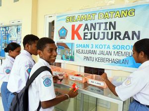 Sekolah di Sorong Terapkan Kantin Kejujuran untuk Siswa Sekolah di Sorong Terapkan Kantin Kejujuran untuk Siswa