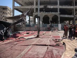 Israel Serang Masjid Darurat di Gaza, 22 Orang Tewas